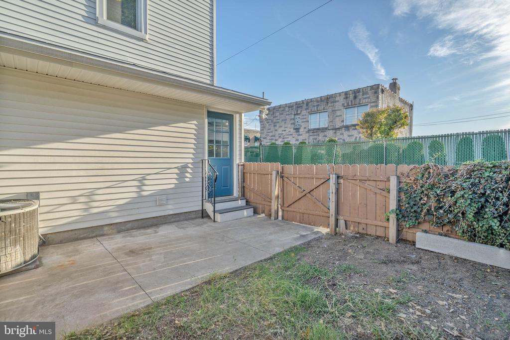 3348 MERCER STREET 50
