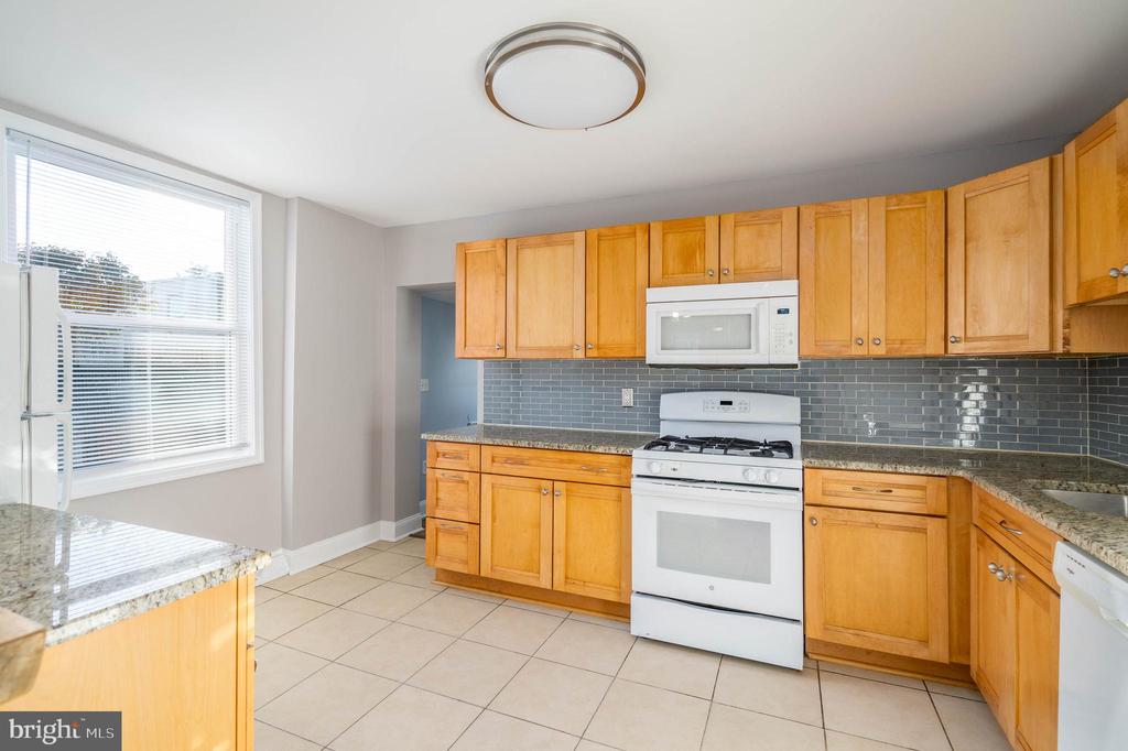3348 MERCER STREET 50