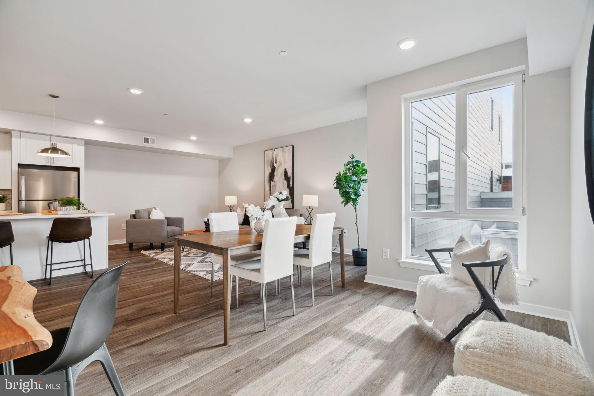 101 W OXFORD STREET 302