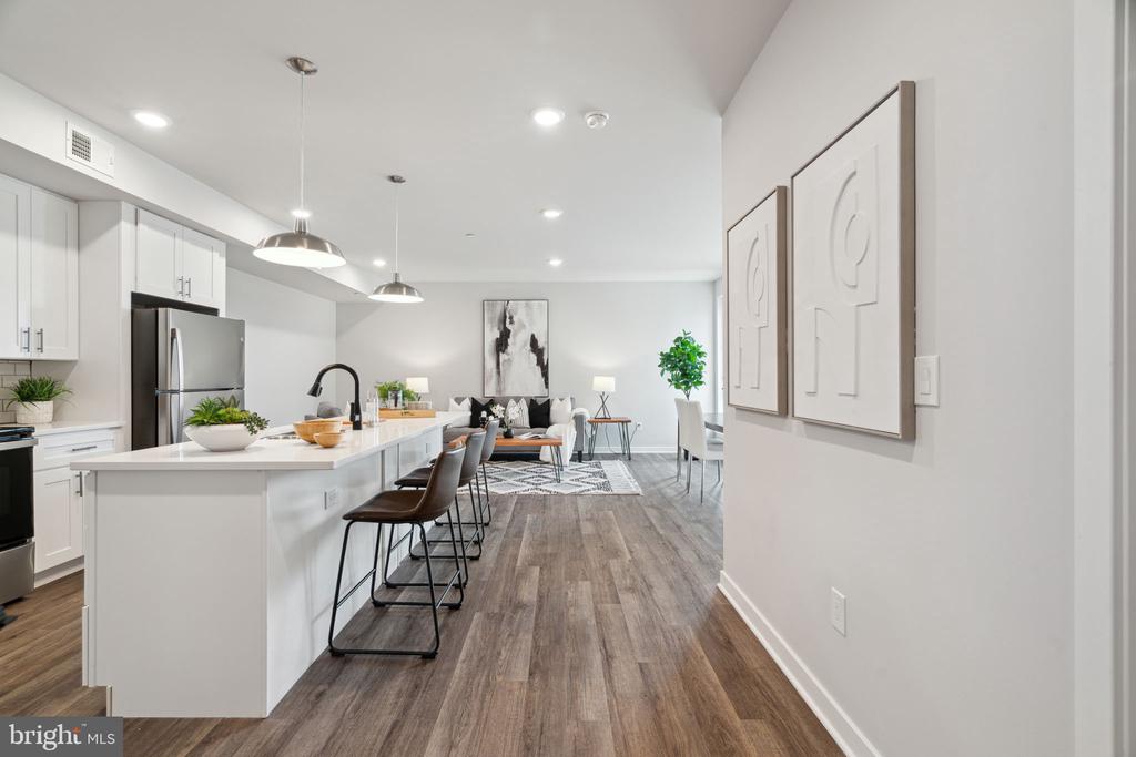 101 W OXFORD STREET 302