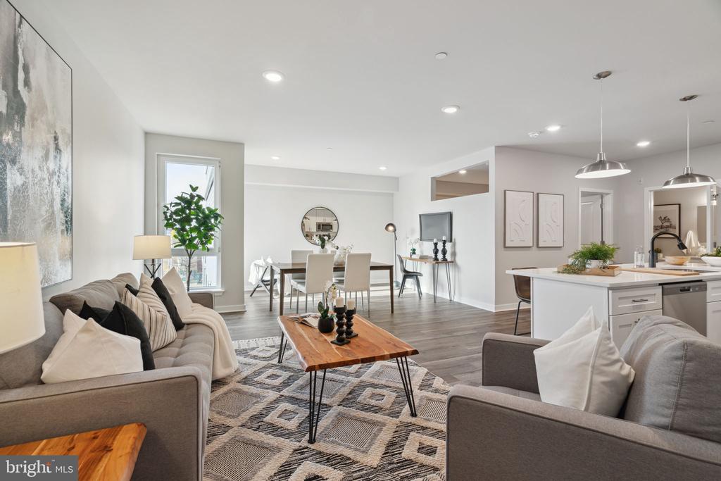 101 W OXFORD STREET 302