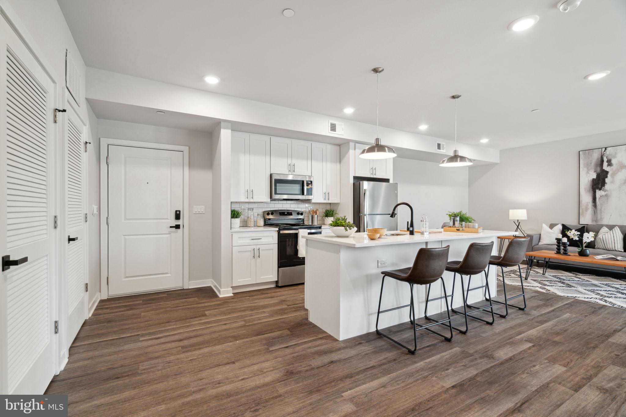 101 W OXFORD STREET 403