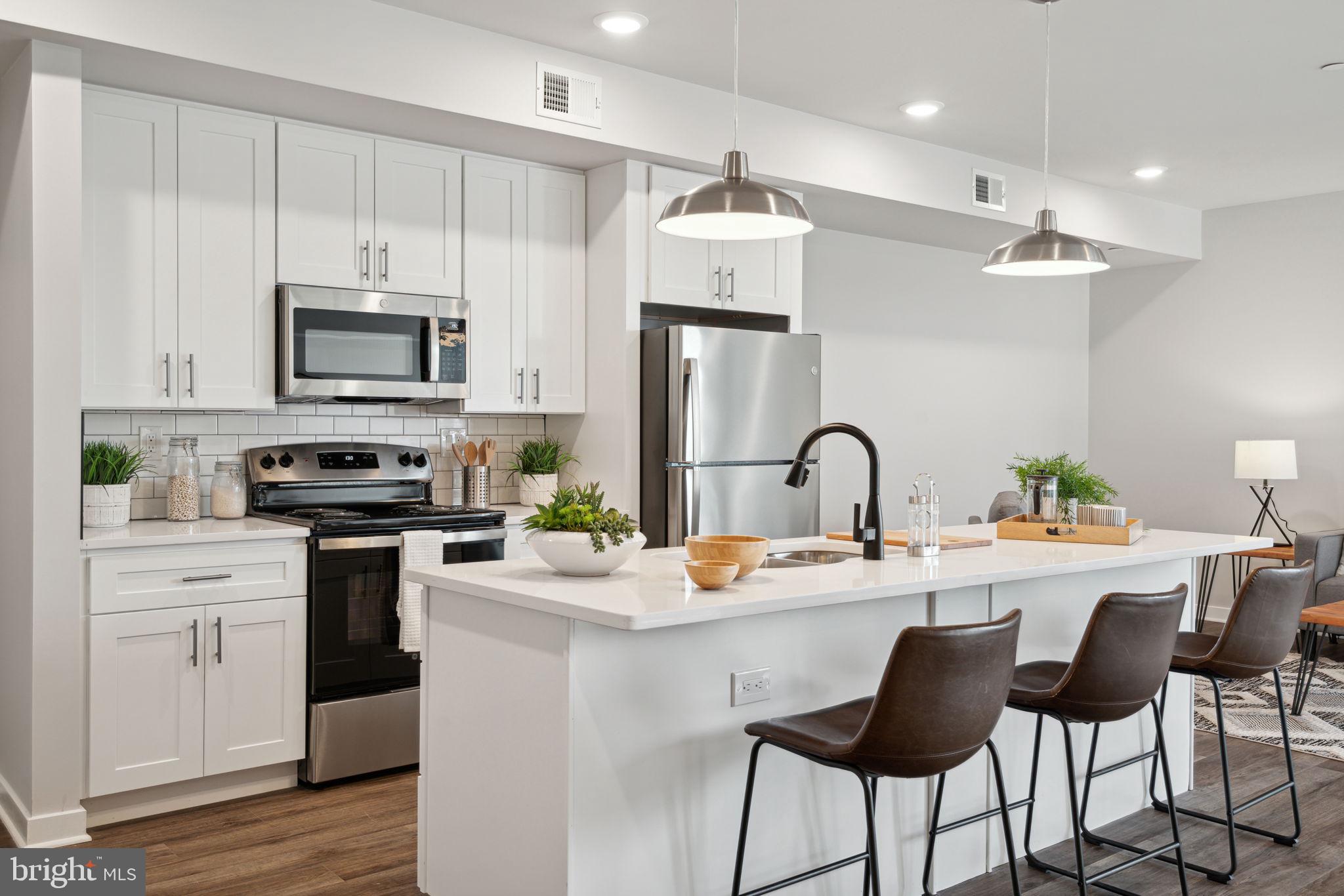 101 W OXFORD STREET 406