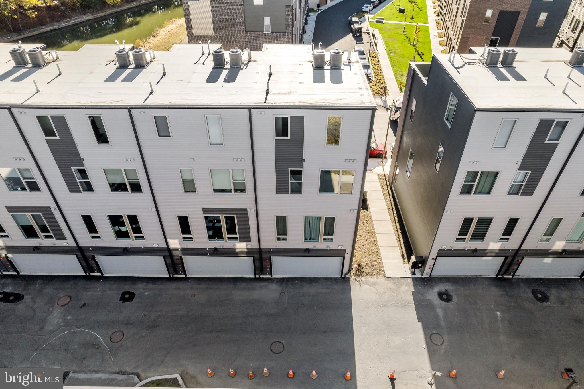 2220 NORTHBANK PLACE