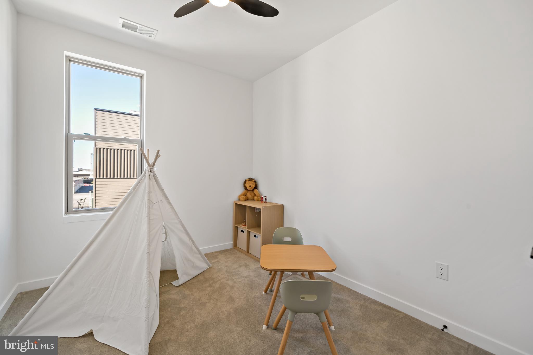 2220 NORTHBANK PLACE
