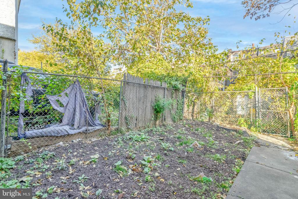 2403 N REESE STREET