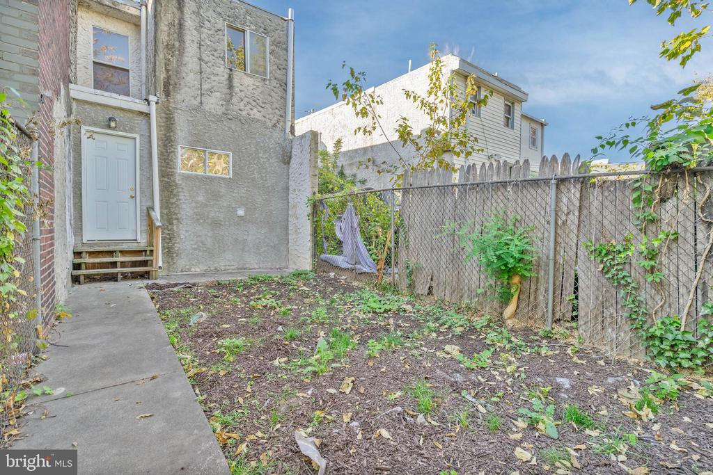 2403 N REESE STREET