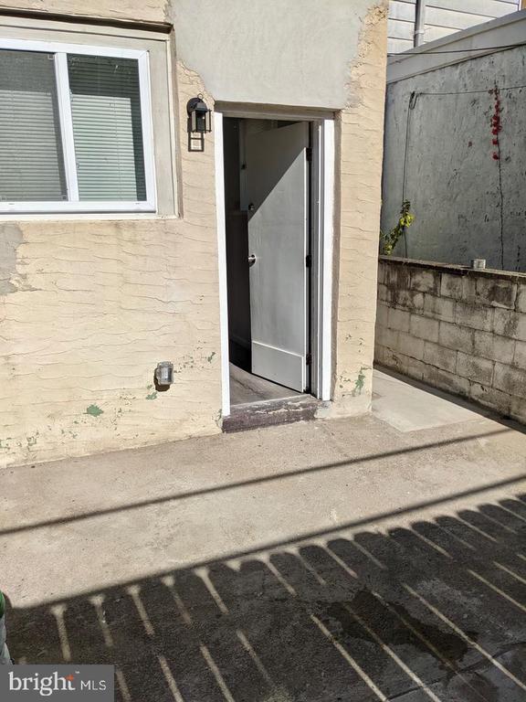 2208 CANTRELL STREET