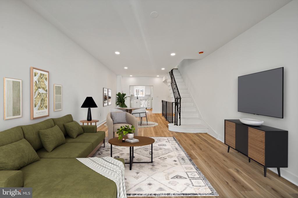 1042 EMILY STREET