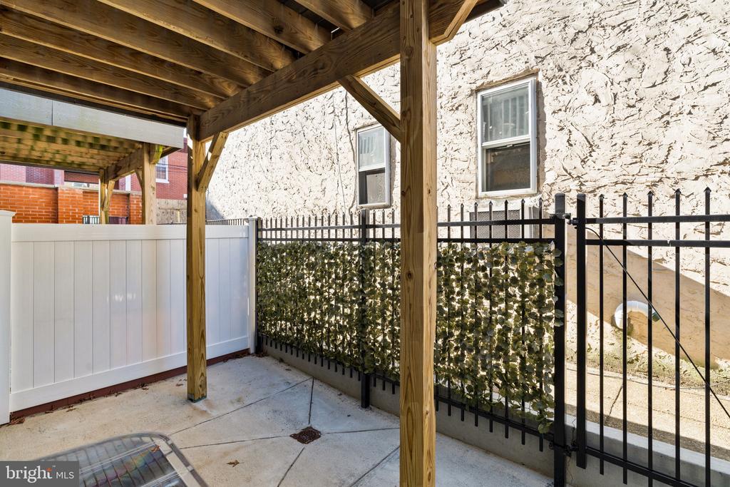 307 REED STREET B