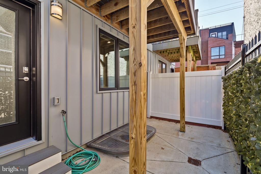 307 REED STREET B