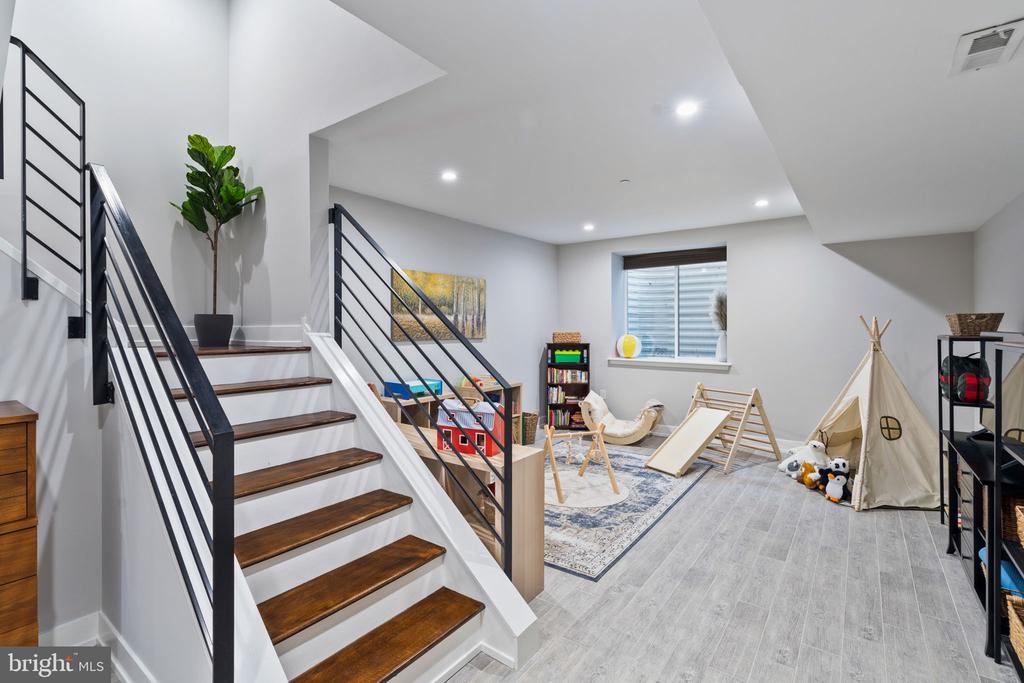 307 REED STREET B
