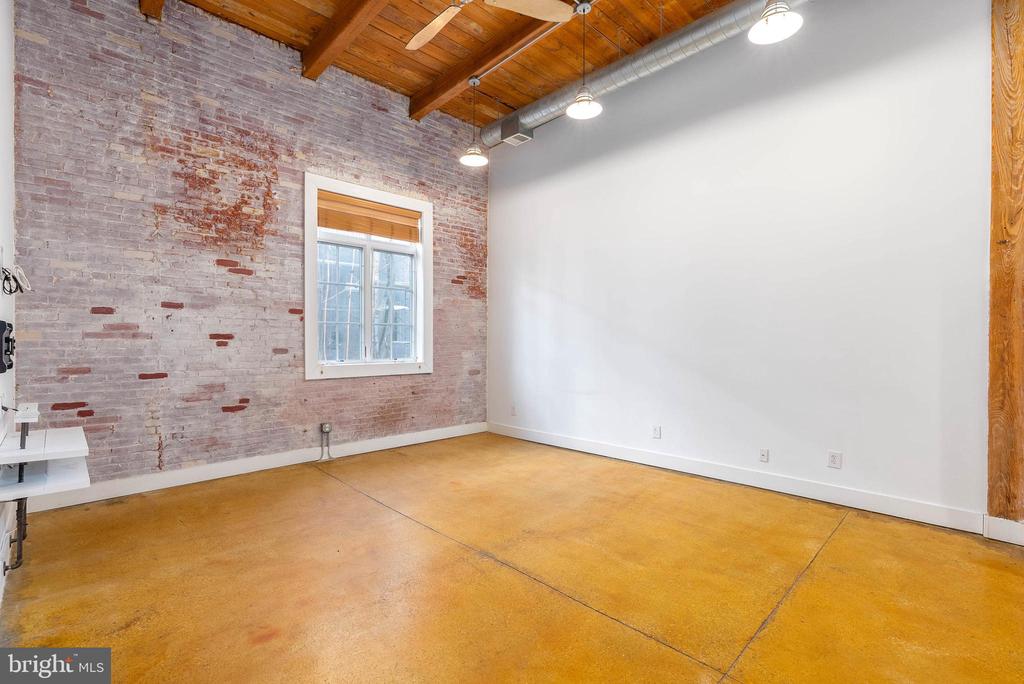 314 BROWN STREET 18 205
