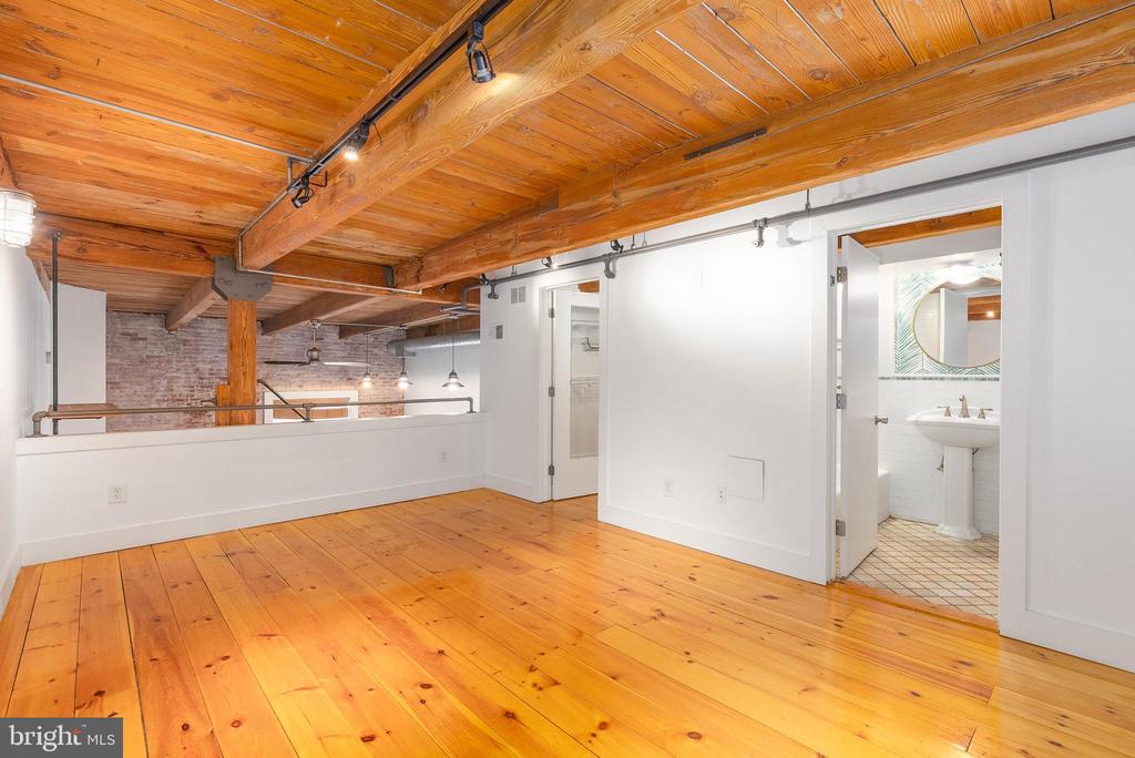314 BROWN STREET 18 205