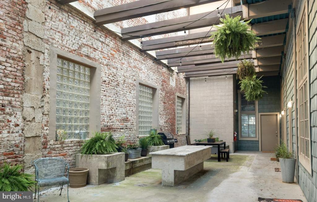 314 BROWN STREET 18 205