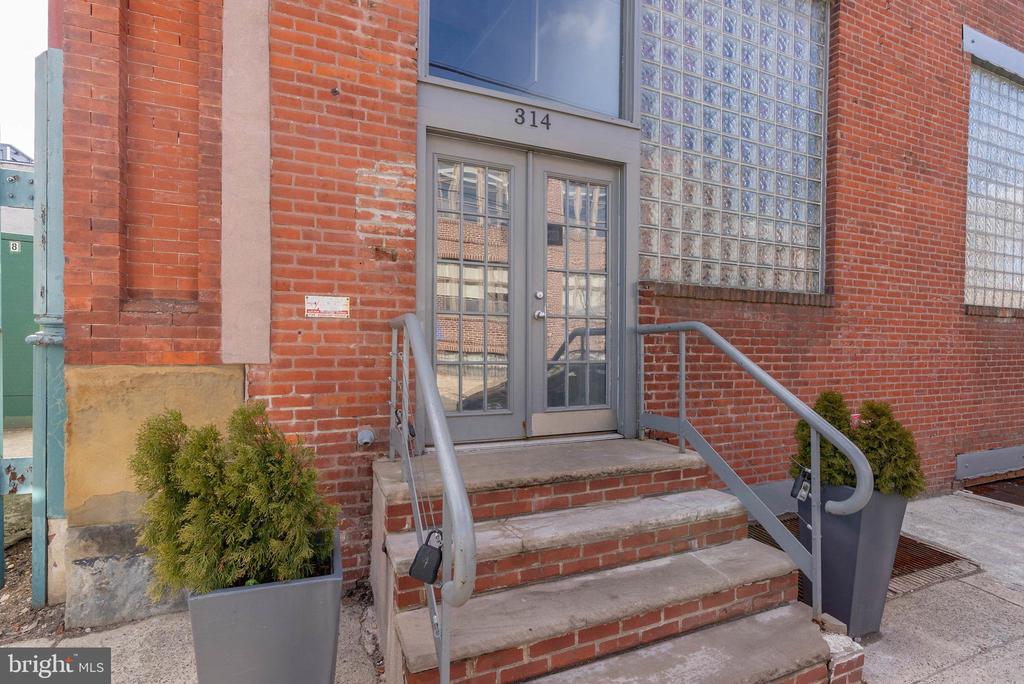 314 BROWN STREET 18 205