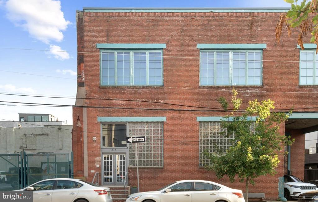 314 BROWN STREET 18 205