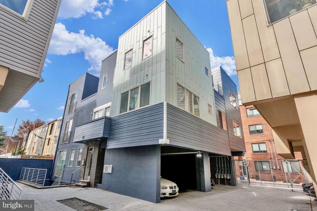 1529-33 N PHILIP STREET 12