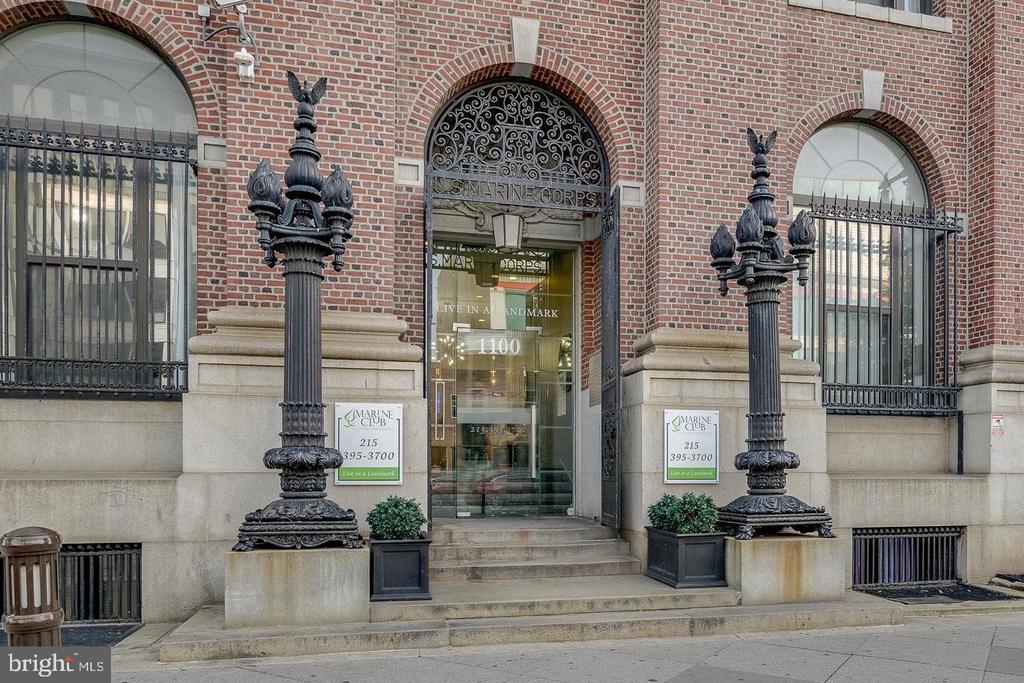1100 S BROAD STREET Unit: 402B