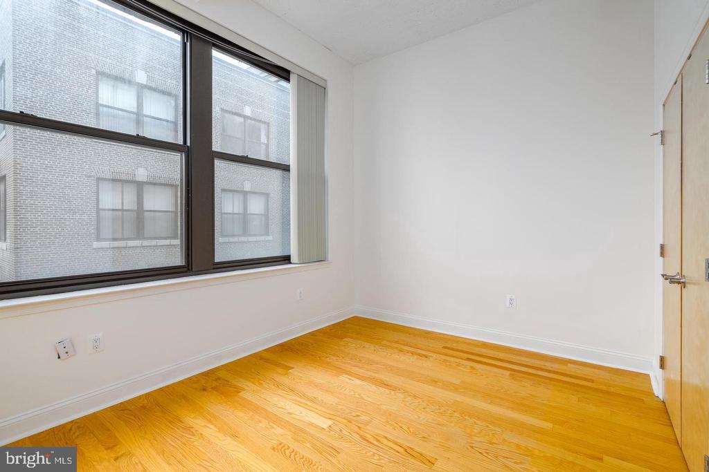 1100 S BROAD STREET Unit: 402B