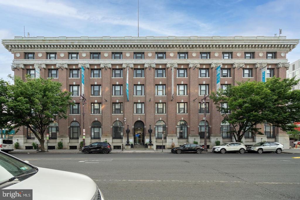 1100 S BROAD STREET Unit: 402B