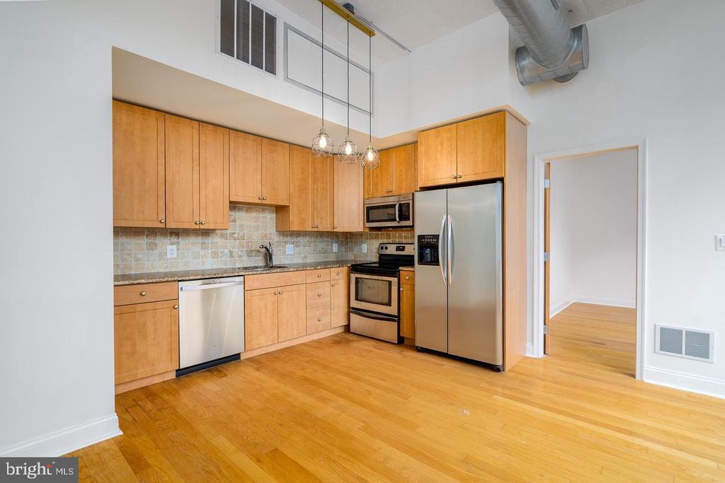 1100 S BROAD STREET Unit: 402B