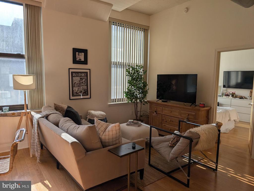 1100 S BROAD STREET Unit: 402B