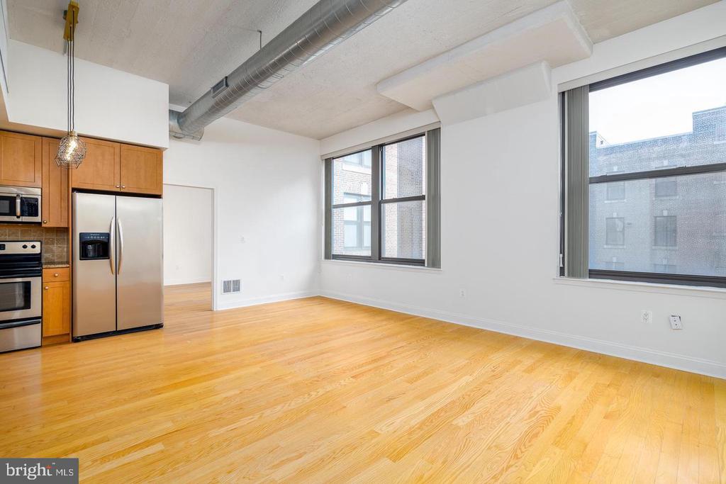 1100 S BROAD STREET Unit: 402B