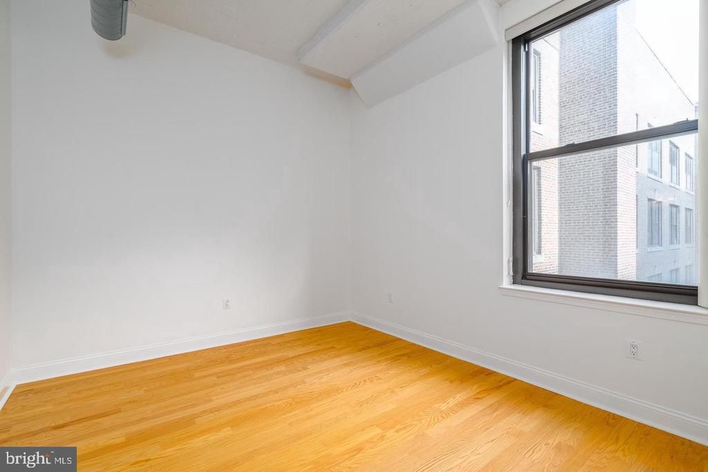 1100 S BROAD STREET Unit: 402B