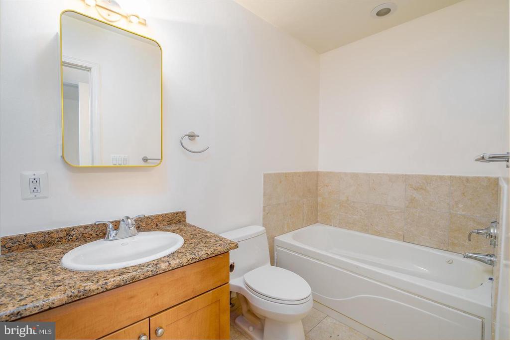 1100 S BROAD STREET Unit: 402B