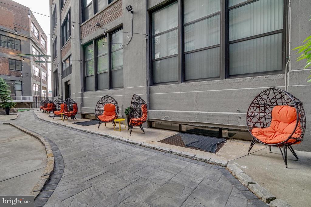 1100 S BROAD STREET Unit: 402B