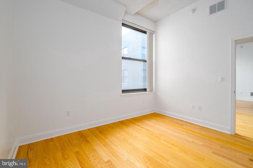 1100 S BROAD STREET Unit: 402B