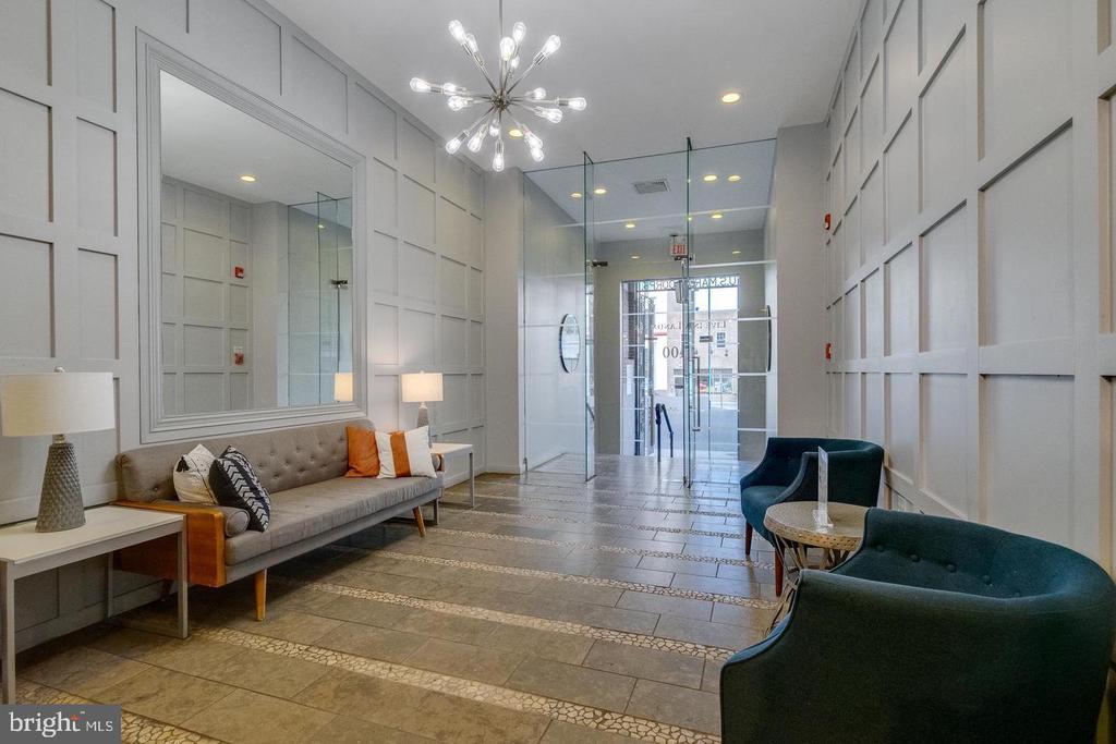 1100 S BROAD STREET Unit: 402B