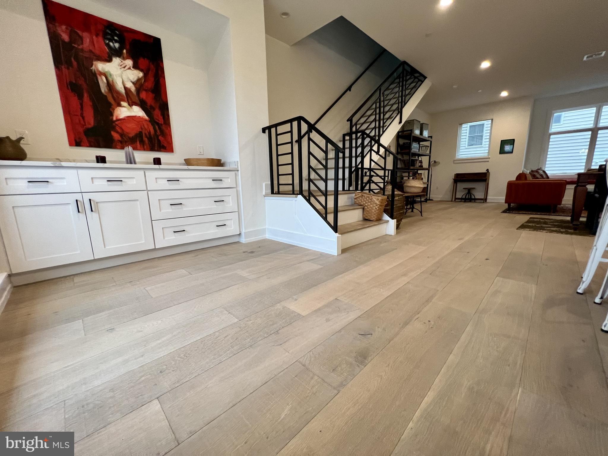263 HERMITAGE STREET 8