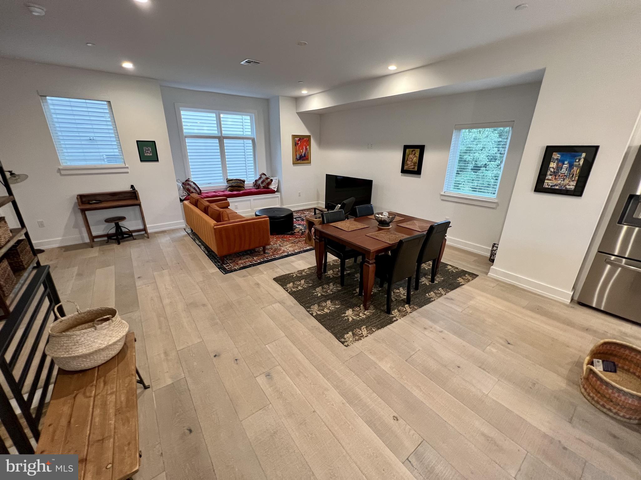263 HERMITAGE STREET 8