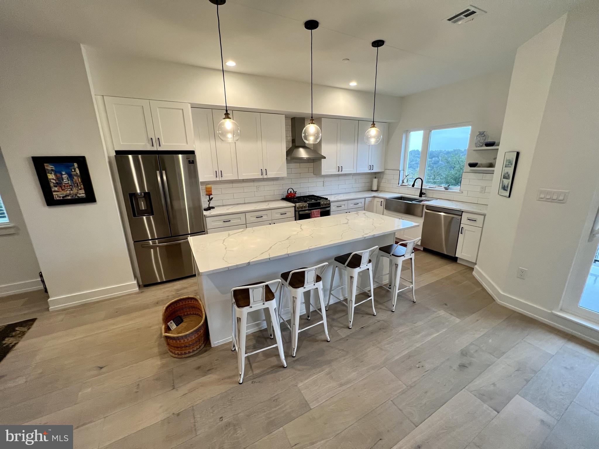 263 HERMITAGE STREET 8