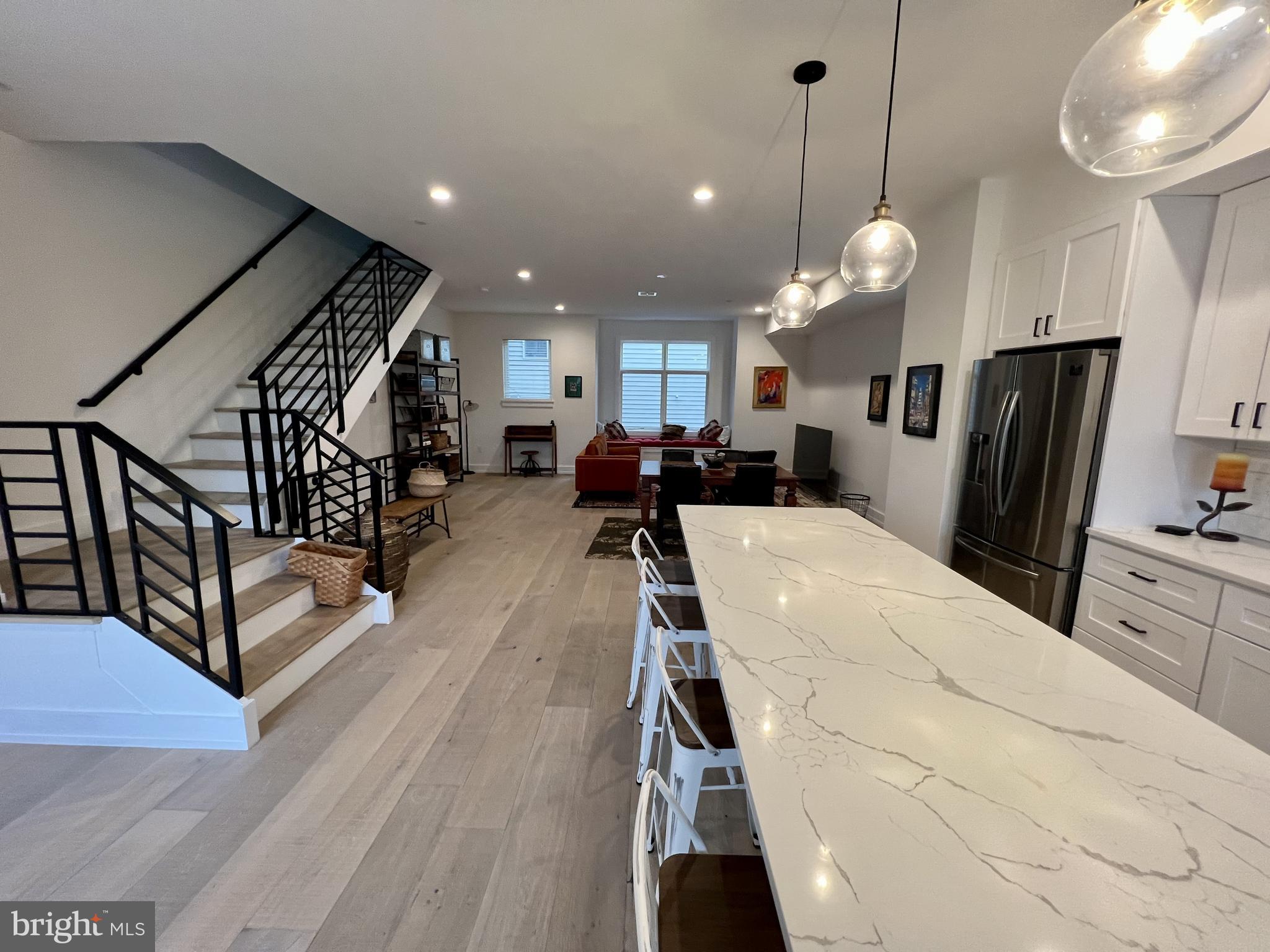 263 HERMITAGE STREET 8