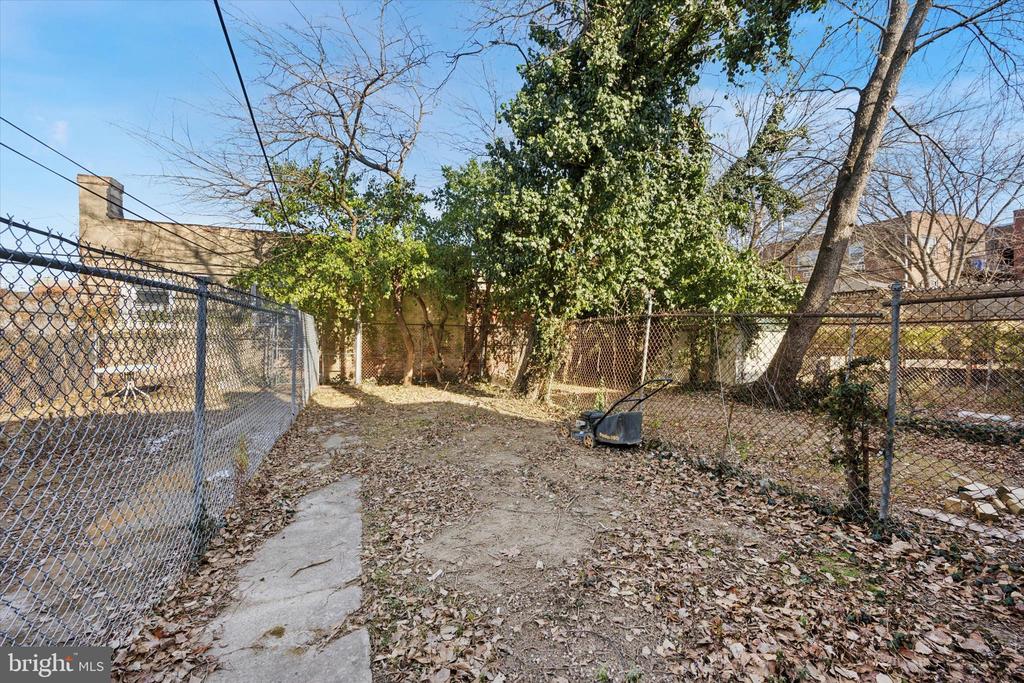 6041 HAZEL AVENUE