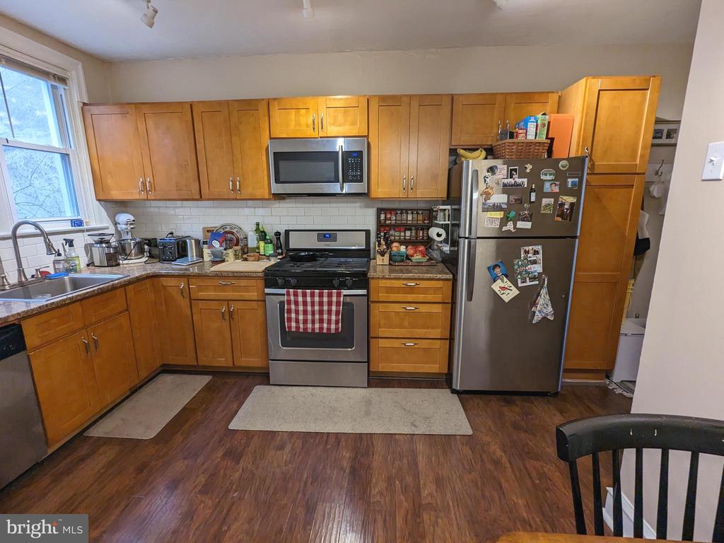 1220 S 11TH STREET 1