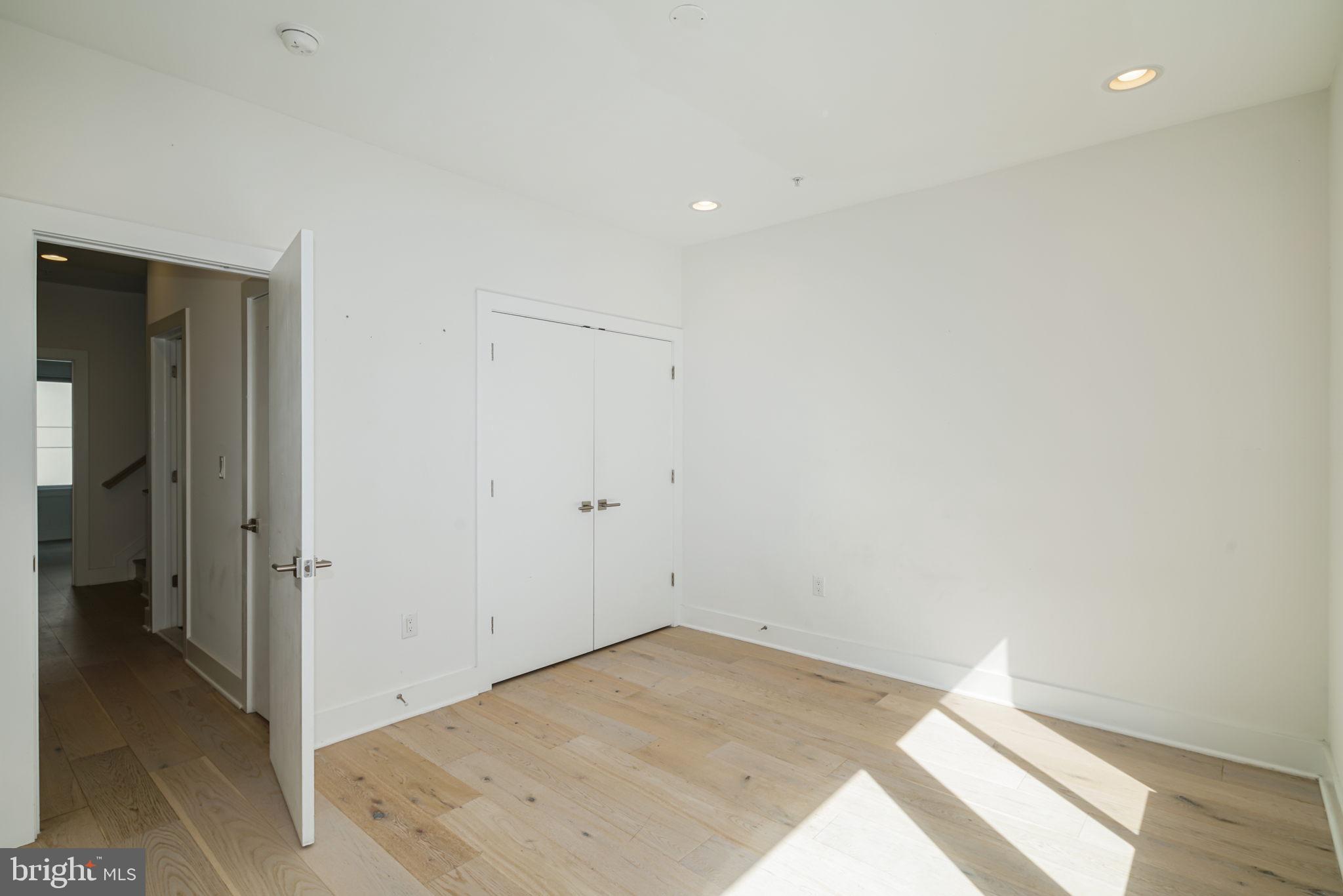 702 N FRONT STREET 12 10