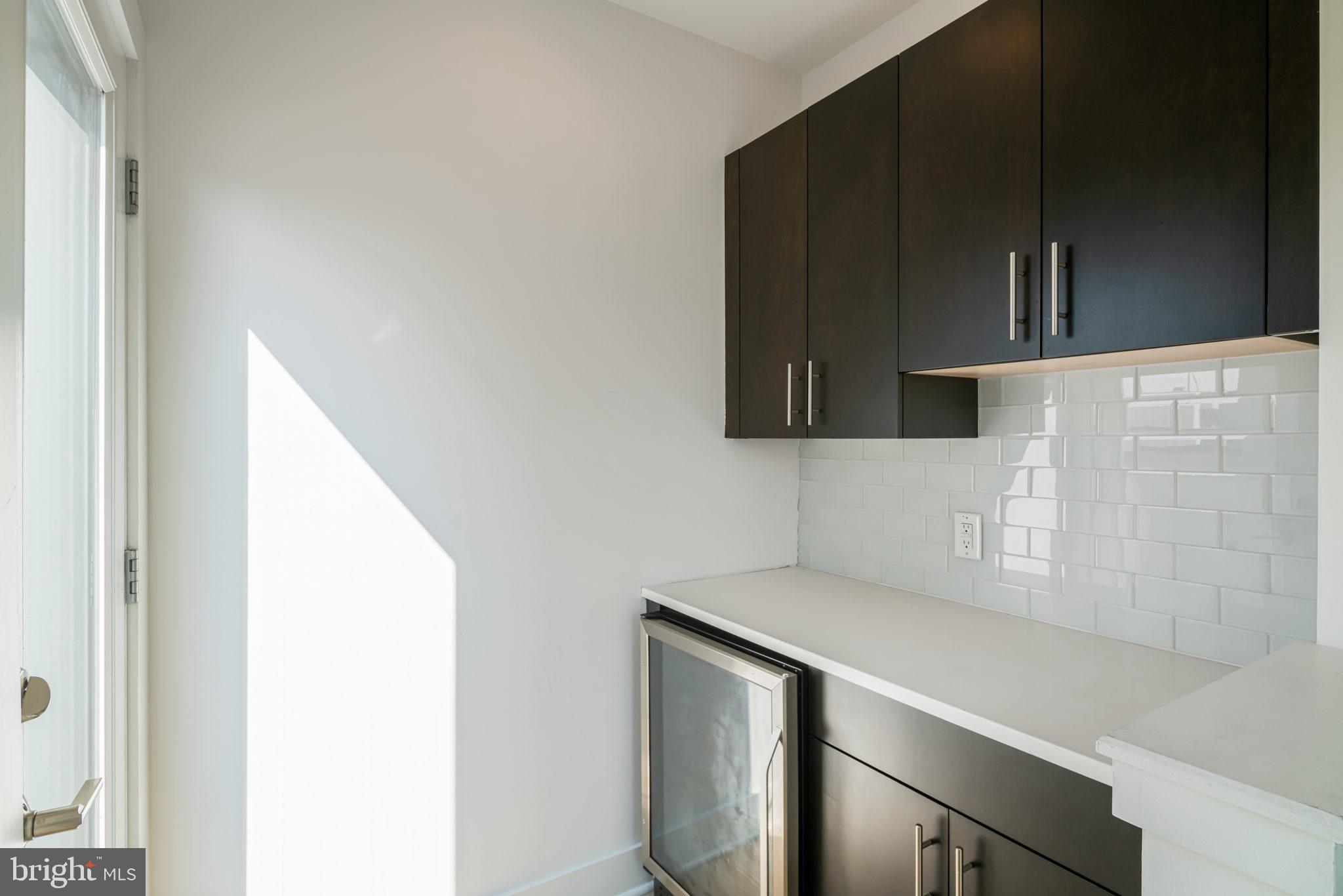 702 N FRONT STREET 12 10