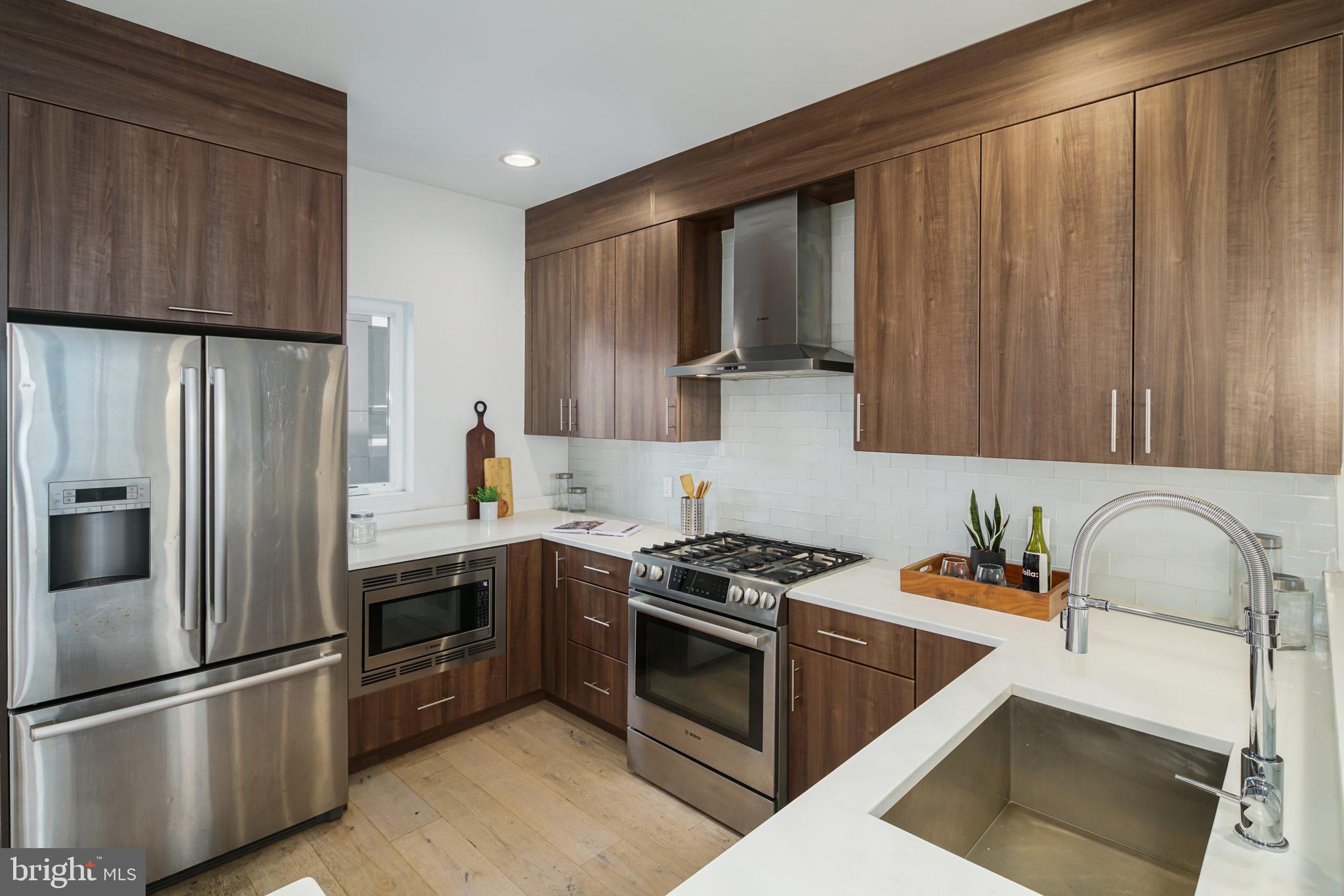 702 N FRONT STREET 12 10