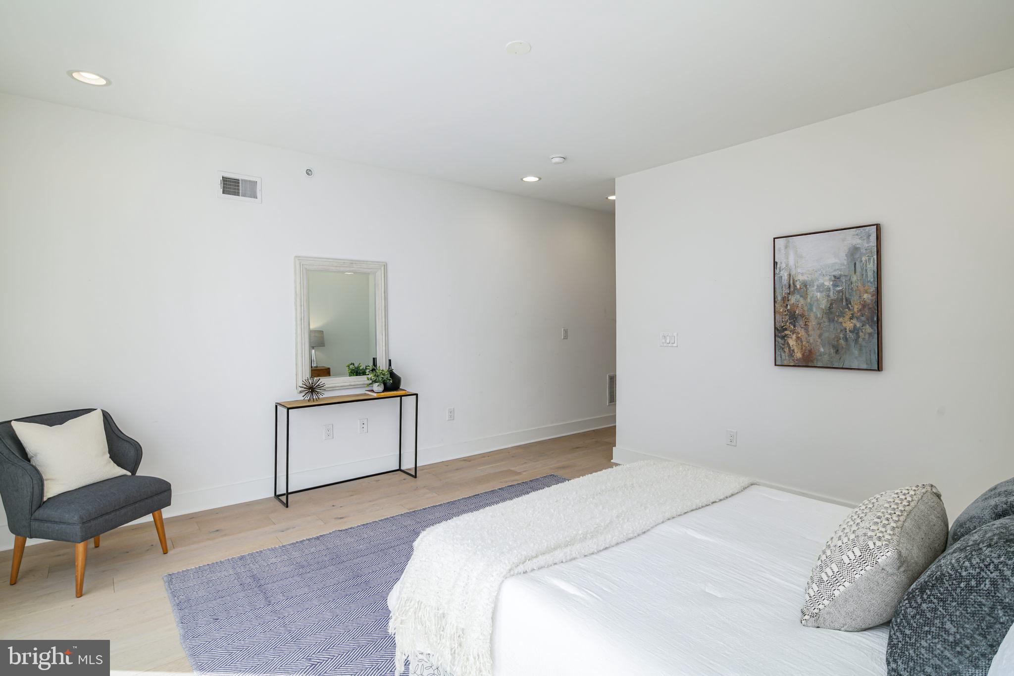 702 N FRONT STREET 12 10