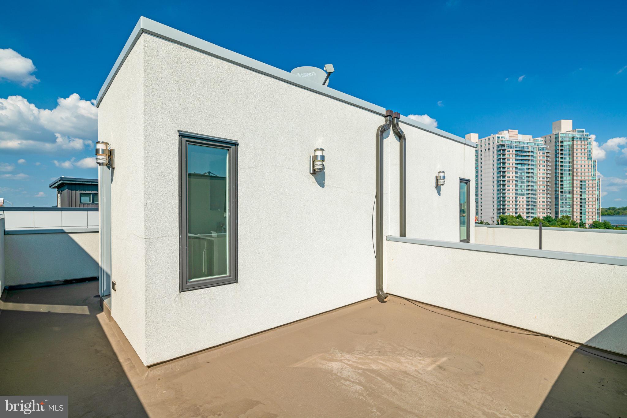 702 N FRONT STREET 12 10