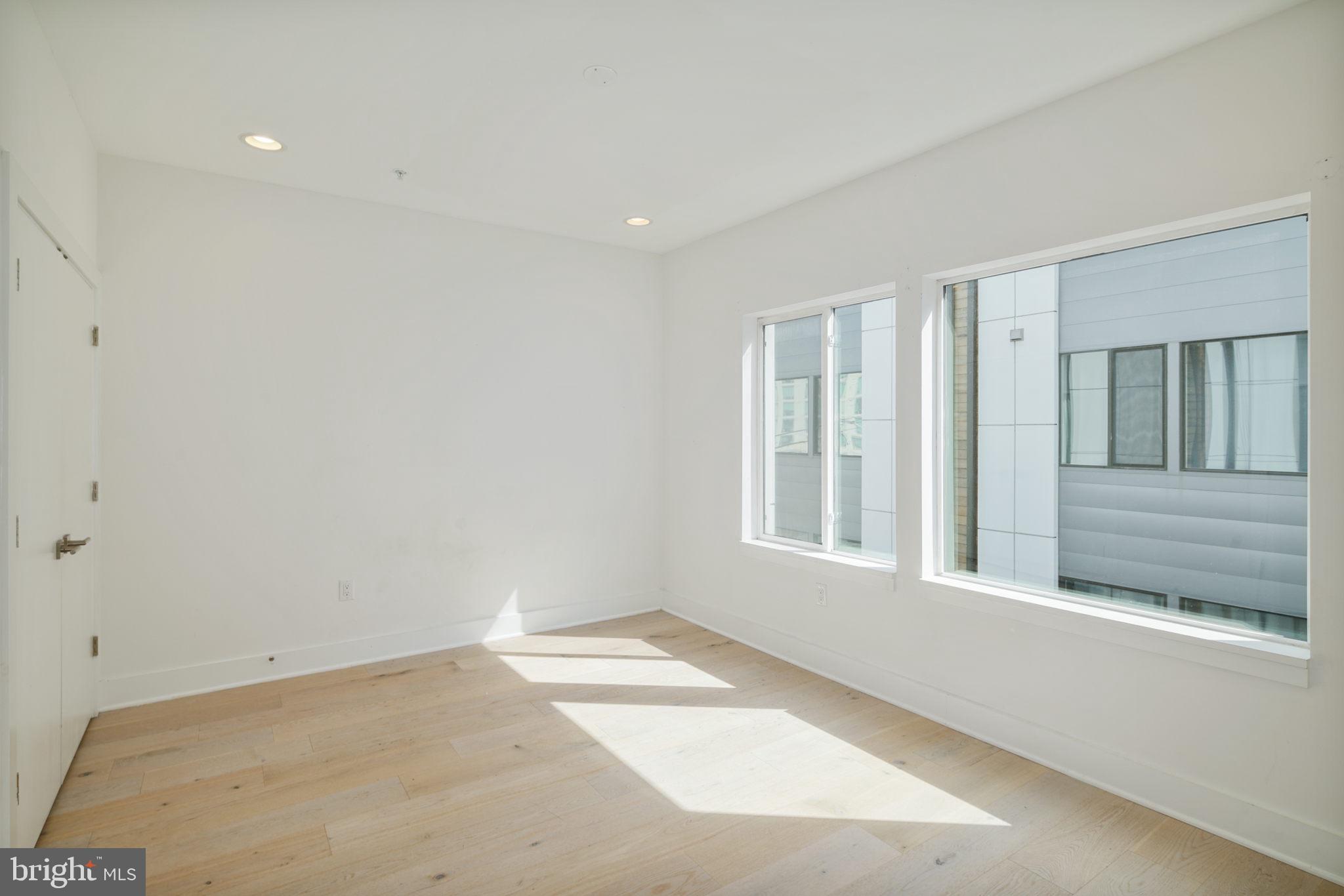 702 N FRONT STREET 12 10
