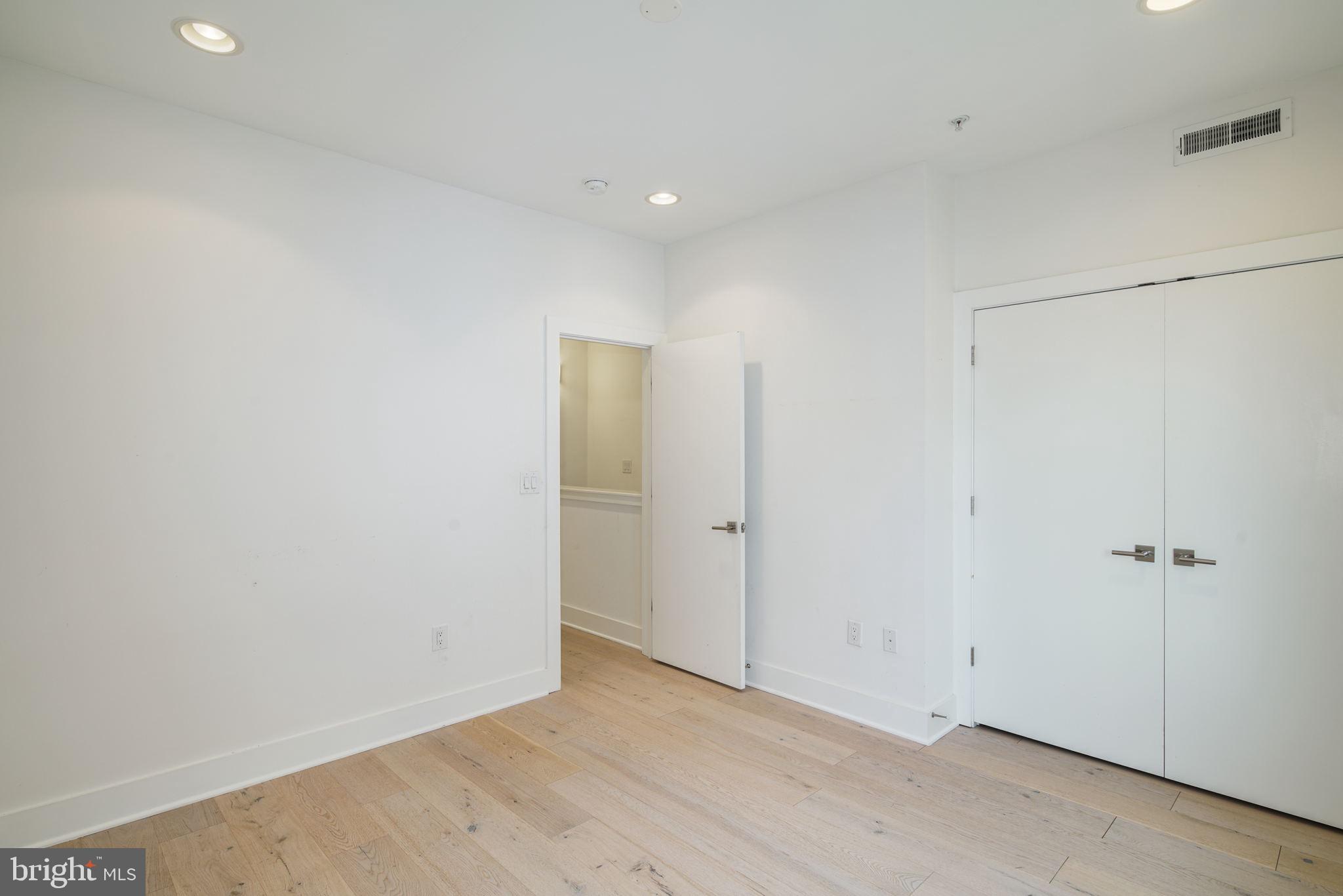 702 N FRONT STREET 12 10