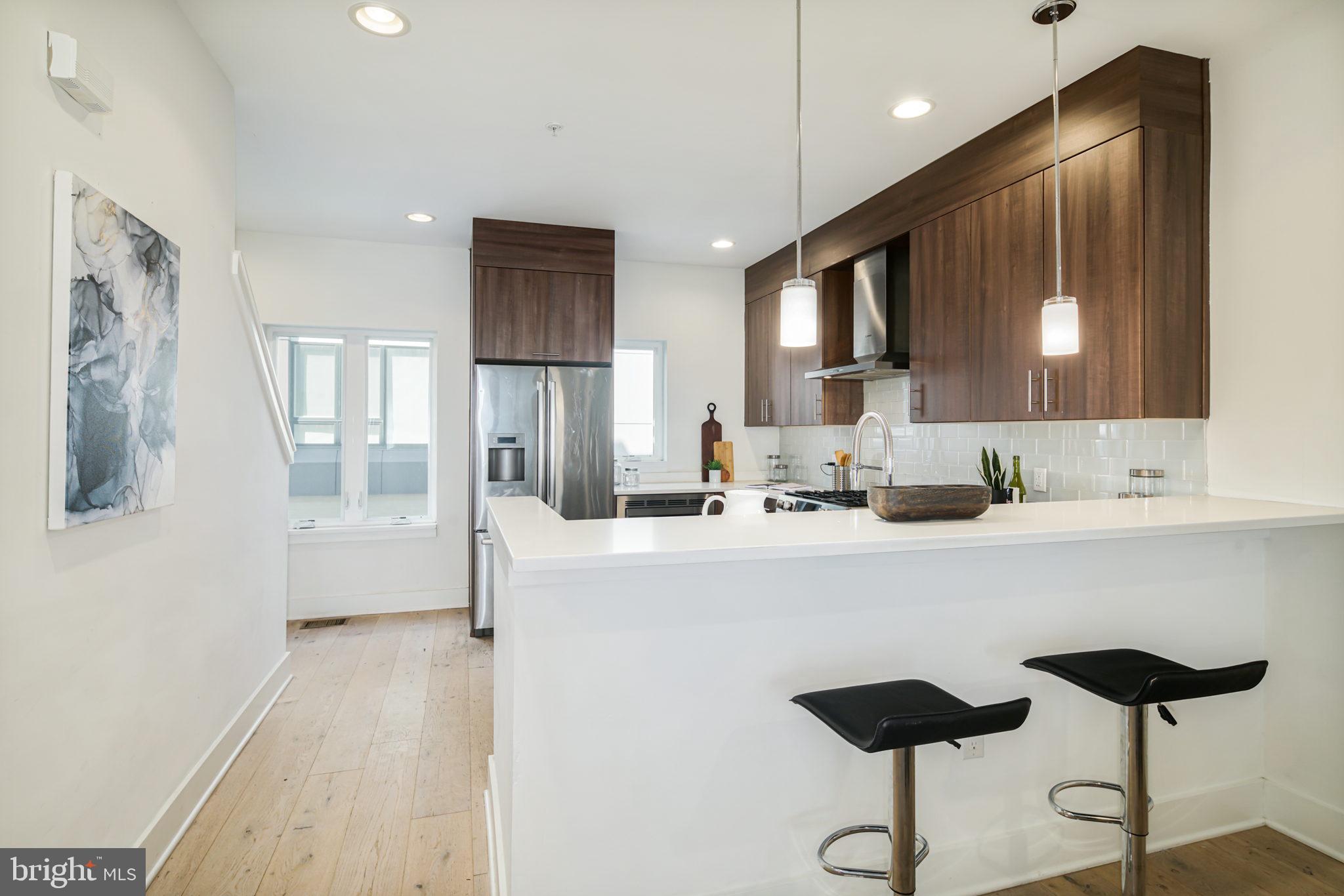 702 N FRONT STREET 12 10