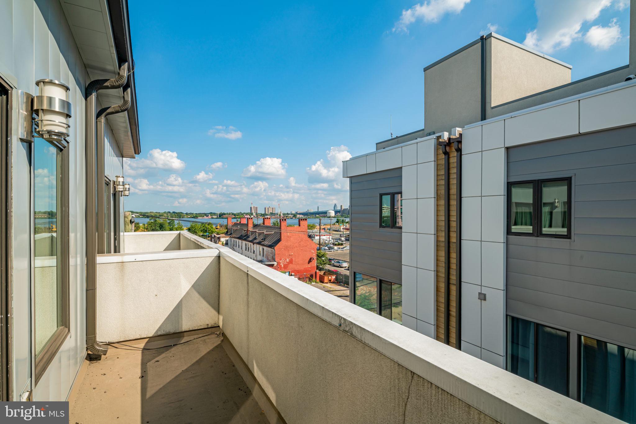 702 N FRONT STREET 12 10