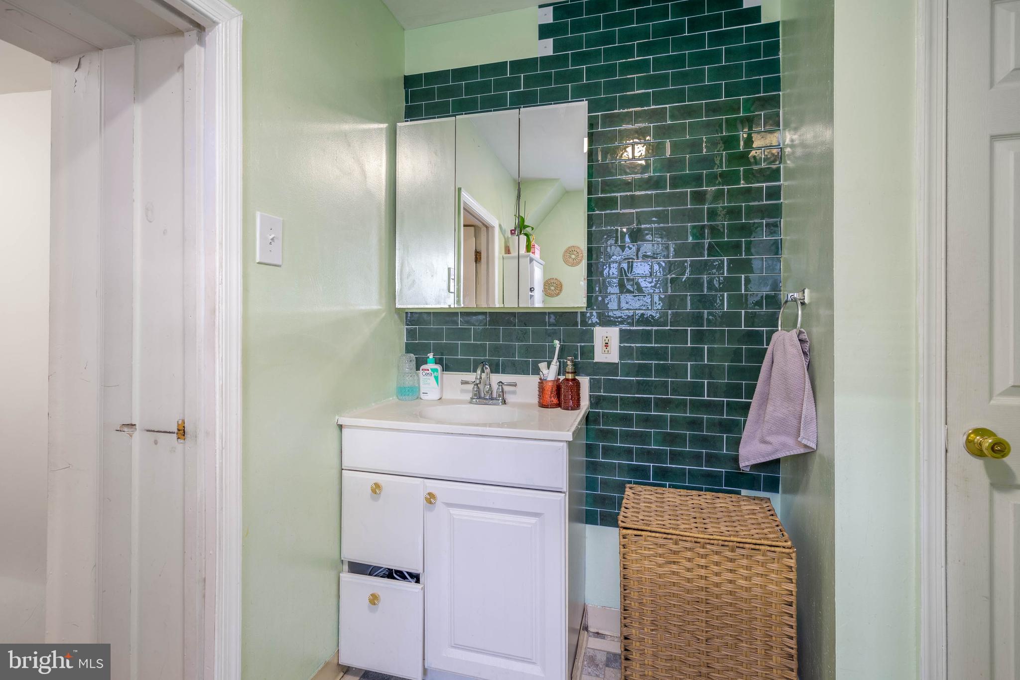 1038 S BOUVIER STREET