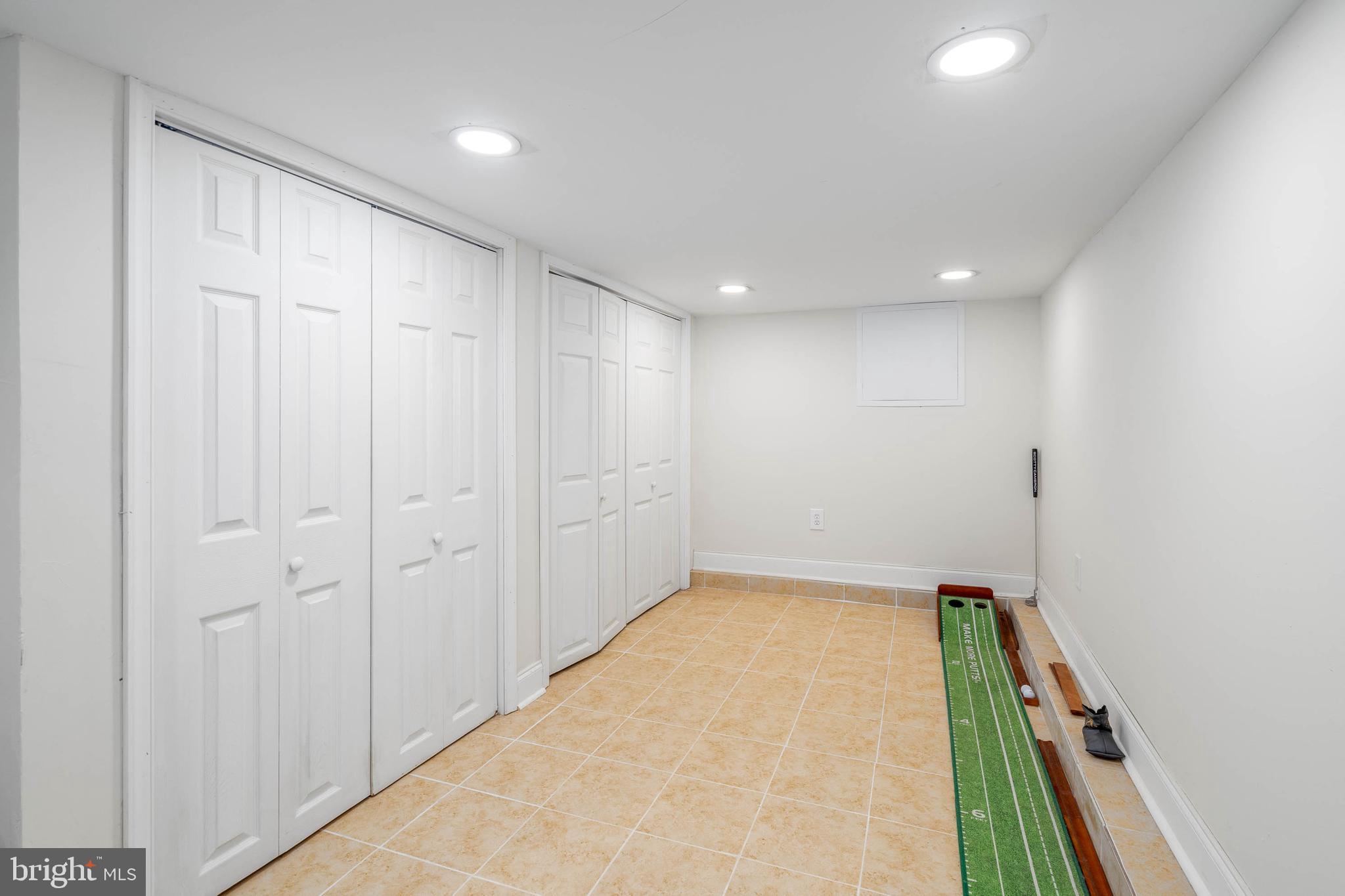 1038 S BOUVIER STREET